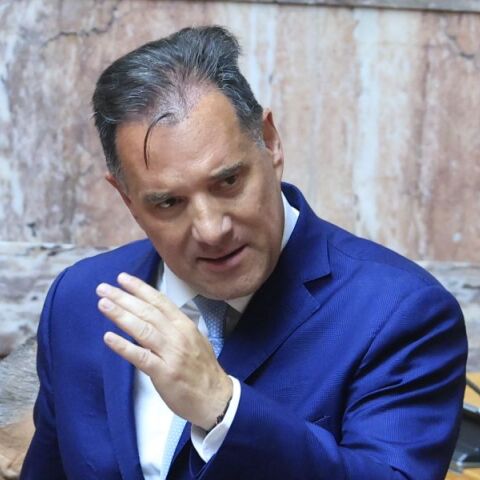 Άδωνις Γεωργιάδης: Τα σημερινά δήθεν «δεξιά» κόμματα ψηφίζουν ό,τι και το ΚΚΕ, η Πλεύση και ο ΣΥΡΙΖΑ