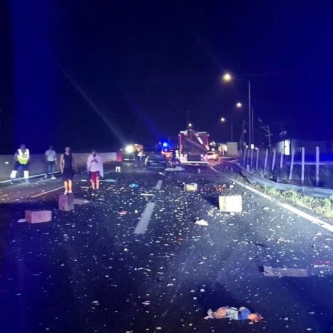 Τραγωδία έξω από τη Θήβα: Νεκρός πατέρας σε τροχαίο - Σοβαρά τραυματισμένη η σύζυγός του