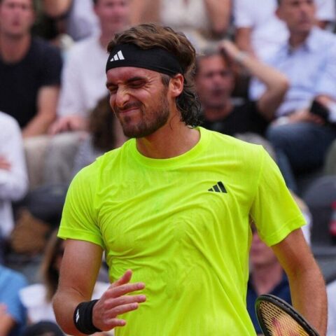 Τσιτσιπάς: Δύσκολη νίκη και πρόκριση στο ντεμπούτο με Ιβανίσεβιτς 