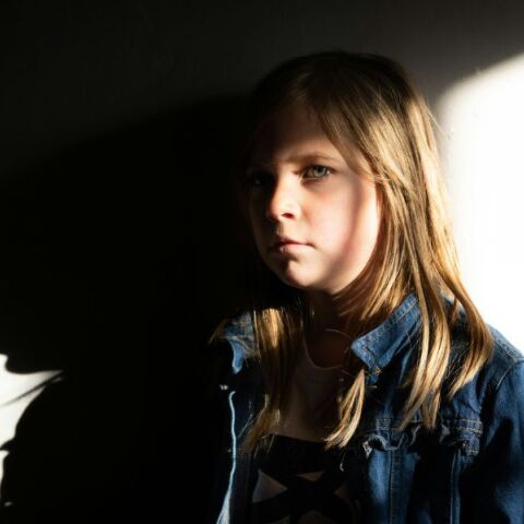 Καμία ανοχή, καμία παραγραφή στη σεξουαλική εκμετάλλευση παιδιών: Το Ευρωπαϊκό Κοινοβούλιο ψηφίζει σκληρότερα μέτρα 