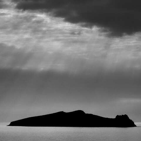 The Sleeping Giant, Dingle. Ασπρόμαυρο τοπίο από την Ιρλανδία - Giles Norman