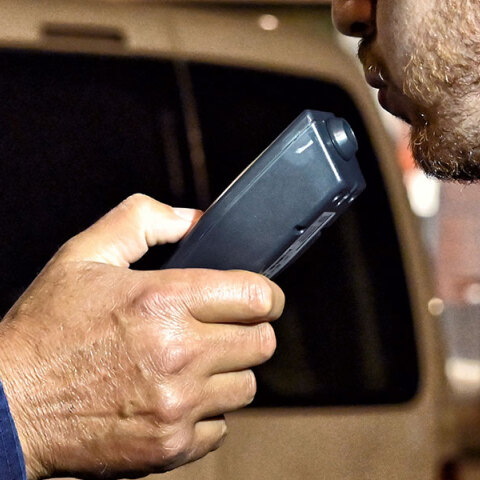 Αλκοτέστ για αυταρχικούς