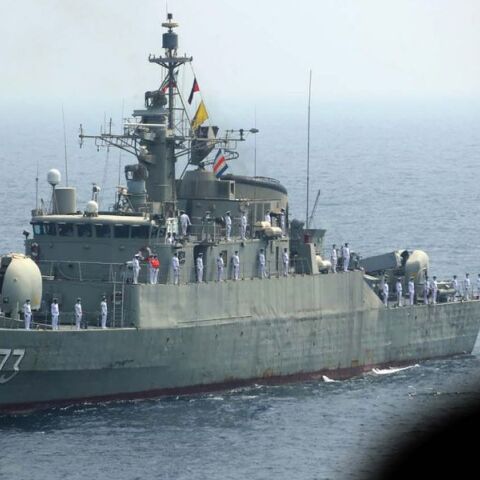 Το Ιράν απειλεί ξανά με το κλείσιμο των Στενών του Ορμούζ - Συναγερμός για την παγκόσμια οικονομία