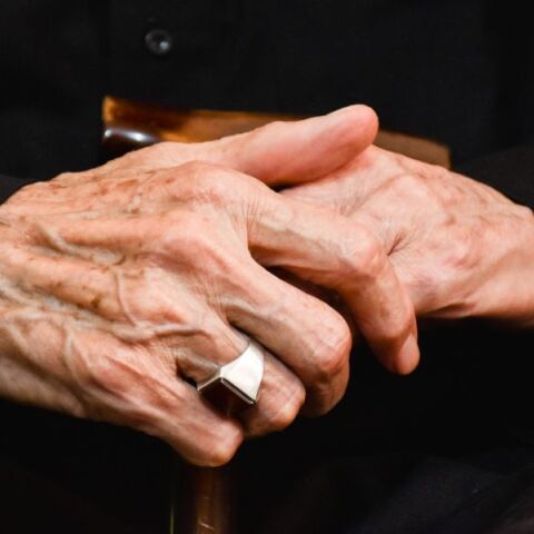 Κρήτη: Στη φυλακή η οικιακή βοηθός που κακοποιούσε ηλικιωμένη - «Την είχε κατασκοτώσει, την κλωτσούσε» λέει η κόρη της