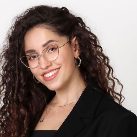 Η Νεφέλη Μεγκ παρουσιάζει το «Πλυντήριο», το νέο σατιρικό αντιδελτίο του ΣΚΑΪ που κάνει μπουγάδα στην επικαιρότητα - Πρεμιέρα 29 Ιουνίου.