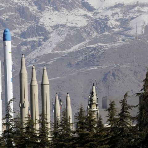 Το Ιράν αποκλείει συνομιλίες για τα πυρηνικά όσο δέχεται επιθέσεις από το Ισραήλ - Ευρώπη και ΗΠΑ επιδιώκουν διπλωματική λύση εν μέσω φόβων για ενεργειακή κρίση