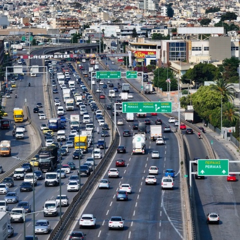 Αυτοκίνητα στην Εθνική
