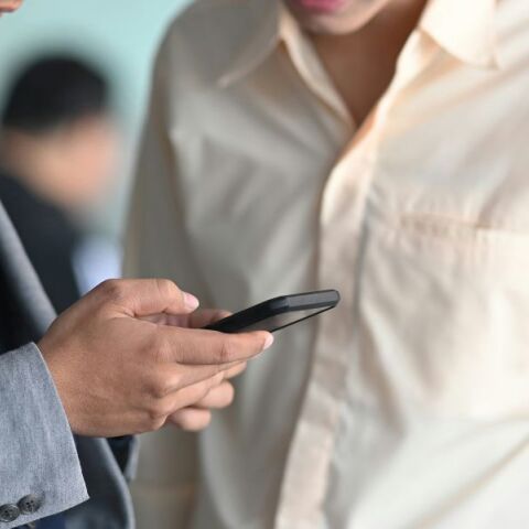 Μελέτη: Η υπερβολική συχνότητα στις ειδοποιήσεις ειδήσεων οδηγεί πολλούς χρήστες κινητών τηλεφώνων να τις απενεργοποιούν λόγω κόπωσης και ενόχλησης