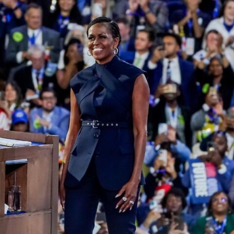 Η Μισέλ Ομπάμα λέει πως χαίρεται που δεν απέκτησε γιο, γιατί θα ήταν ίδιος με τον Μπαράκ Ομπάμα - Μιλά ανοιχτά για τον γάμο και την προσωπική της ζωή. 