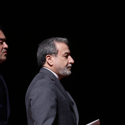 Ο υπουργός Εξωτερικών, Αμπάς Αραγτσί