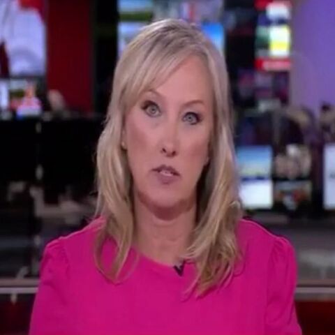 Η Τζ. Κ. Ρόουλινγκ εξέφρασε τον θαυμασμό για παρουσιάστρια του BBC που άλλαξε στον αέρα το «έγκυα άτομα» σε «γυναίκες», προκαλώντας αντιδράσεις.