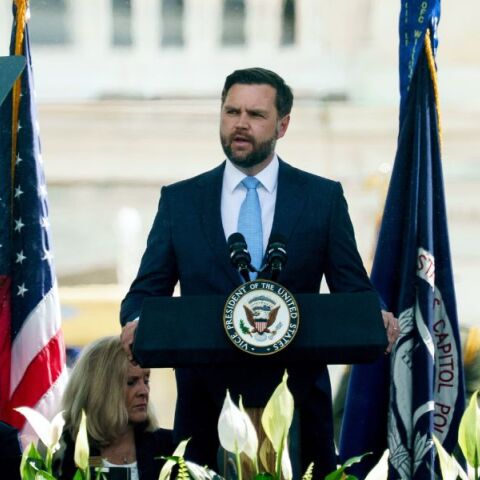 Ο Τζέι Ντι Βανς δήλωσε ότι το εμπλουτισμένο ουράνιο του Ιράν πιθανότατα διασώθηκε, παρά τους βομβαρδισμούς των ΗΠΑ σε πυρηνικές εγκαταστάσεις.