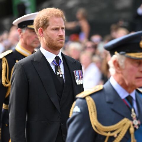 Ο Χάρι κάνει το πρώτο βήμα: Η πρόσκληση έκπληξη στον Κάρολο και τον Ουίλιαμ