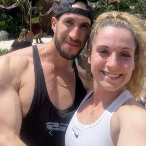 Γυναίκα καταγγέλλει ότι δέχθηκε επίπληξη για το ντύσιμό της στη Disney World 