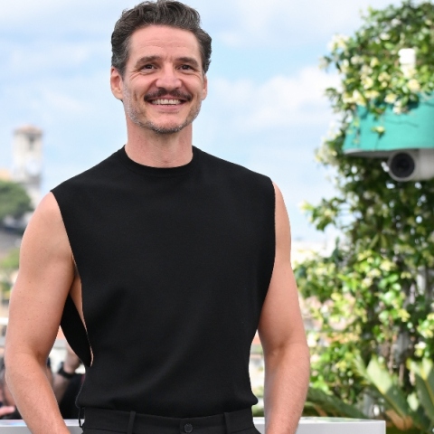 Η αποκαλυπτική φωτογράφιση του Πέδρο Πασκάλ σε μεγάλο περιοδικό 