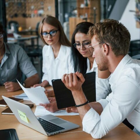 Το Ντουμπάι καθιερώνει τετραήμερη εβδομάδα στον δημόσιο τομέα - Αυξάνεται η ικανοποίηση των εργαζομένων, βελτιώνεται η παραγωγικότητα και η ευελιξία.