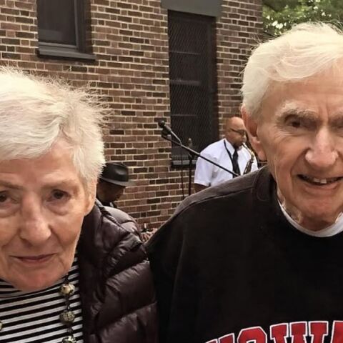 Ο γηραιότερος εν ενεργεία γιατρός του πλανήτη είναι 102 ετών - Οι συμβουλές του για καλή ζωή