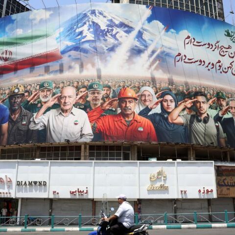 To Ιράν μπορεί να επανεκκινήσει τον εμπλουτισμό ουρανίου για πυρηνικά όπλα μέσα σε μήνες παρά τις πρόσφατες επιθέσεις, σύμφωνα με τον Ραφαέλ Γκρόσι της IAEA