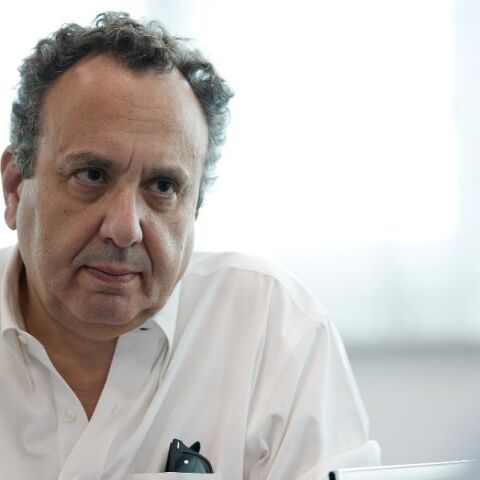 Ο Χρήστος Χωμενίδης στον Voice 102,5 και την Επιστήμη Μπινάζη για την «Πανδώρα», την πολιτική ηχώ του βιβλίου και έναν διάλογο που «προέβλεψε» τον ΟΠΕΚΕΠΕ.