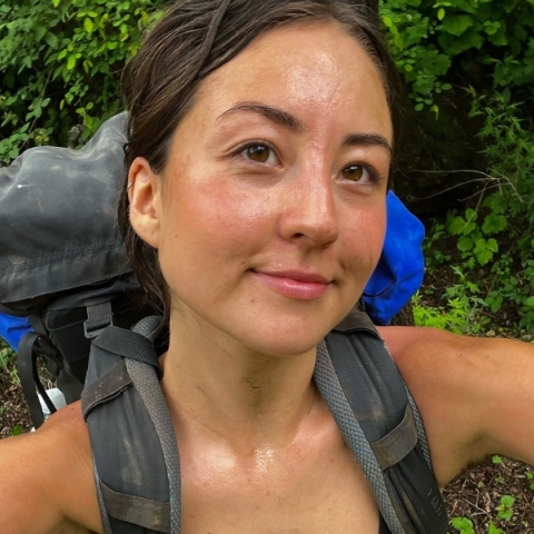 Η νεαρή solo traveller Κόρτνι Άλαν 