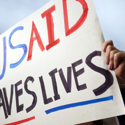 Έως και 14 εκατομμύρια πρόωροι θάνατοι, κυρίως παιδιών, αναμένονται λόγω των περικοπών Τραμπ στη διεθνή βοήθεια, σύμφωνα με έκθεση.