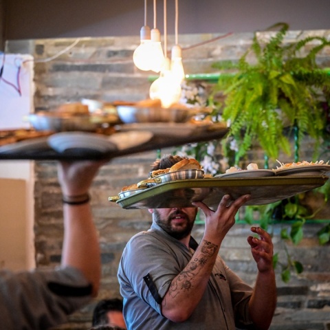 Σερβιτόροι 