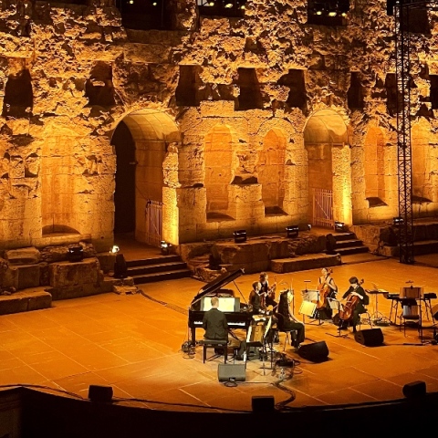 Max Richter: Μια σιωπηλή συμφωνία κάτω απ’ την Ακρόπολη