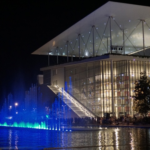 Νυχτερινη βόλτα στο Κέντρο Πολιτισμού Ίδρυμα Σταύρος Νιάρχος