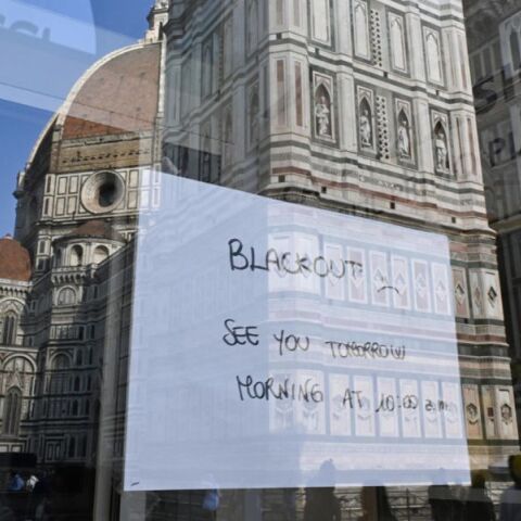 Καύσωνας στην Ιταλία: 16 νεκροί, μπλακ άουτ στη Ρώμη, πυρκαγιές και λιωμένη άσφαλτος σε αυτοκινητόδρομο - Συναγερμός σε 18 πόλεις