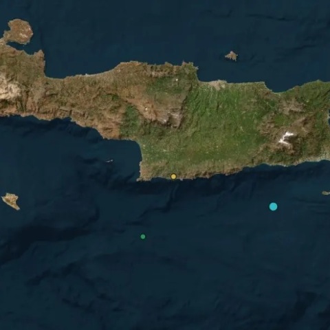 Τελικά γιατί η Κρήτη βάφτηκε μπλε;