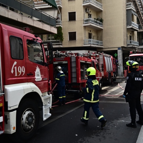 Όχημα της Πυροσβεστικής για τη φωτιά στα Εξάρχεια
