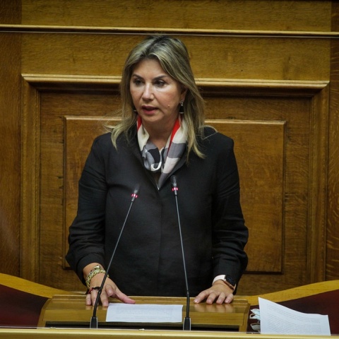 Θύμα εκβιασμού από δημοσιογράφο κατήγγειλε ότι έπεσε η Ζέττα Μακρή