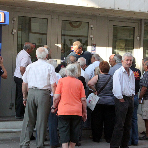 Δημοψήφισμα 2015 - Δέκα χρόνια μετά: Μια ευκαιρία να ξαναγράψουν την ιστορία αλλιώς