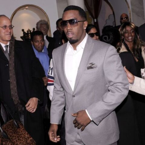 Σον Diddy Κομπς: Θερμή υποδοχή στη φυλακή μετά την αθώωση για σωματεμπορία και εκβιασμό - Παραμένει κρατούμενος έως τη δίκη του τον Οκτώβριο.