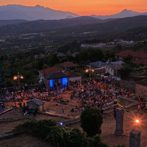 Γιατί ’ναι μαύρα τα βουνά ’25