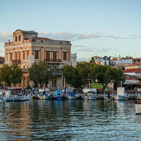Αίγινα: Μια ανάσα από την Αθήνα και βρίσκεσαι σε ένα πραγματικό νησί