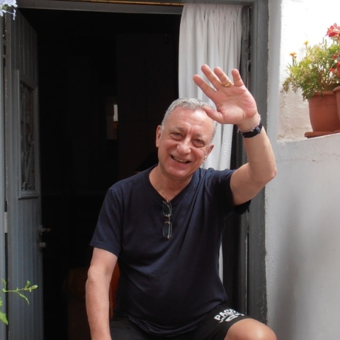 Bασίλης Καρακατσάνης | Σκύρος