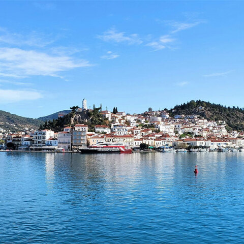 Πόρος: Τι να δεις, πού να κολυμπήσεις, πού να μείνεις και πού να φας το καλοκαίρι του 2025