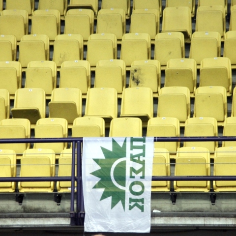 Μα γιατί το ΠΑΣΟΚ επιμένει να κάνει τον ΣΥΡΙΖΑ; 