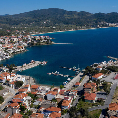 Σαν τη Χαλκιδική δεν έχει: κλισέ φράση, που όμως δεν είναι αβάσιμη