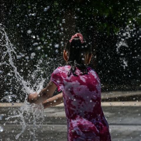 Καύσωνες πιο συχνοί και πιο έντονοι: Συνηθίζουμε τις ακραίες θερμοκρασίες;