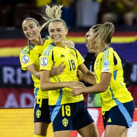 Euro Γυναικών 2025: Αγγλία, Γαλλία, Γερμανία, Ιταλία, Ισπανία, Νορβηγία, Σουηδία και Ελβετία συνεχίζουν στους 8 - Το πρόγραμμα και οι τηλεοπτικές μεταδόσεις. 