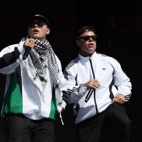 Η στάση διάφορων μουσικών για την Παλαιστίνη: Από τους Kneecap στον Roger Waters των Pink Floyd.