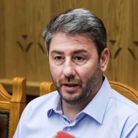 Ανδρουλάκης: Δεν αξίζει στον ελληνικό λαό ένας αδύναμος πρωθυπουργός