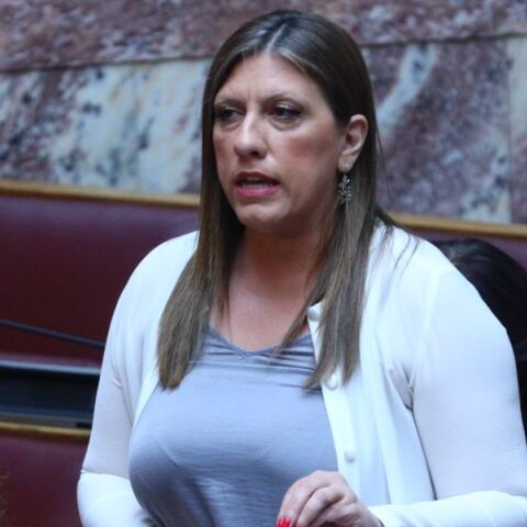 Επίθεση Κωνσταντοπούλου σε Τσίπρα: Κάνει τσάρκες στο εξωτερικό με μισθό βουλευτή