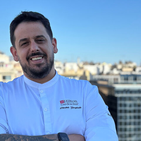 Ο σεφ Δημήτρης Γεωργιάδης μας ξεναγεί στην κουζίνα του Rodopou & Beyond