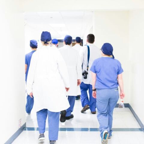 Ιατροδικαστική Πάτρας: Ανοίγουν 100 φάκελοι θανάτων - Λείπουν οι φωτογραφίες των σορών, η υπογραφή και η σφραγίδα του ιατροδικαστή