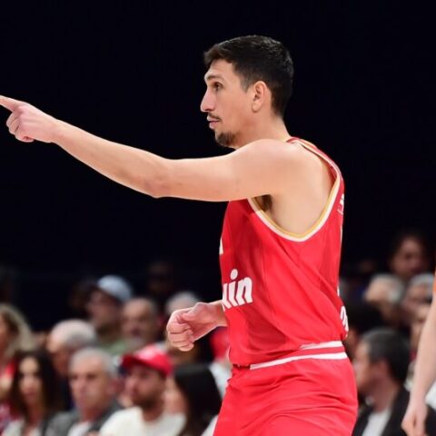 Λαρεντζάκης: Ανατροπή - Ανανεώνει και μένει στον Ολυμπιακό