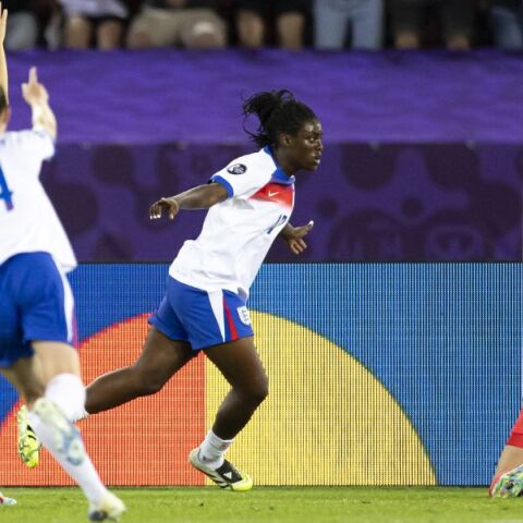 Euro Γυναικών 2025: Αγγλία–Σουηδία 2-2 (4-3 πέν.) - Μετά από μεγάλη ανατροπή και δραματική διαδικασία πέναλτι, η Αγγλία προκρίθηκε στα ημιτελικά της διοργάνωσης