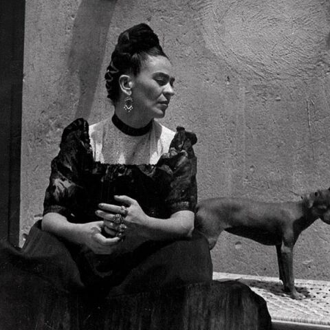 Το αρχείο της Φρίντα Κάλο έρχεται για πρώτη φορά στην Ελλάδα - 241 ανέκδοτες φωτογραφίες της στο MOMus Θεσσαλονίκης από τον Οκτώβριο 2025.